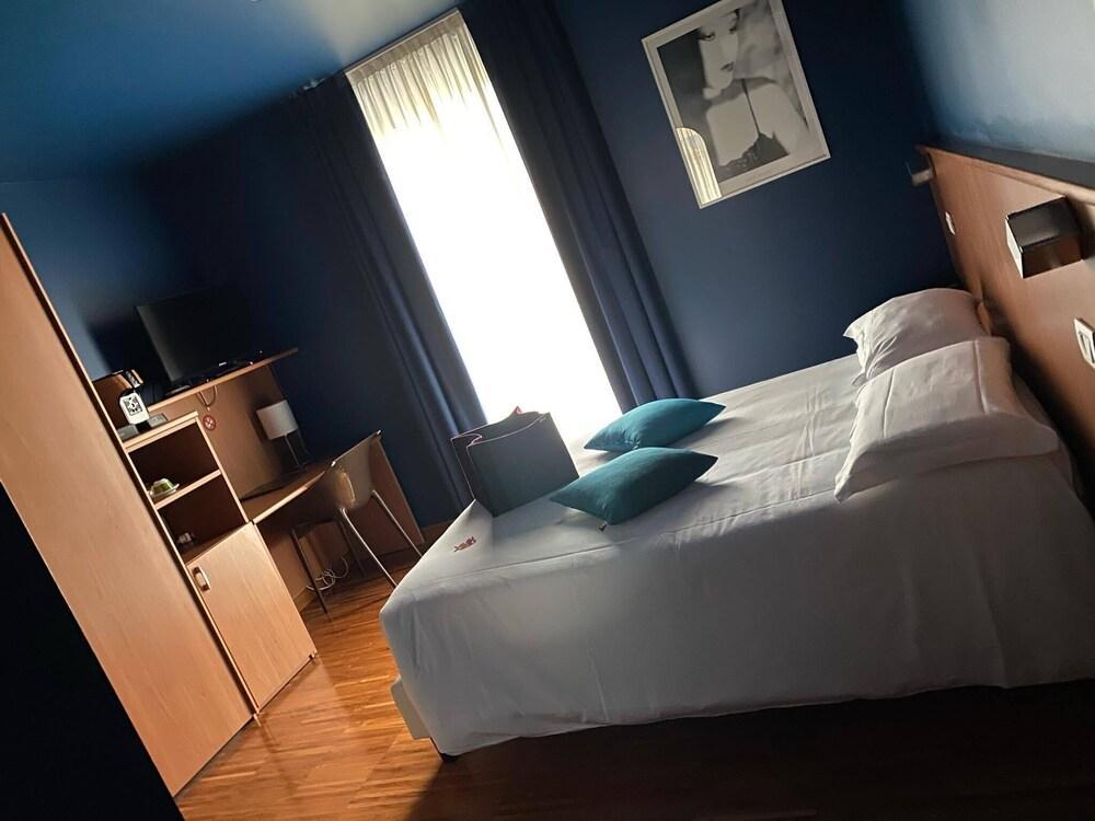 Albergo Residenza Al Teatro Udine Eksteriør billede